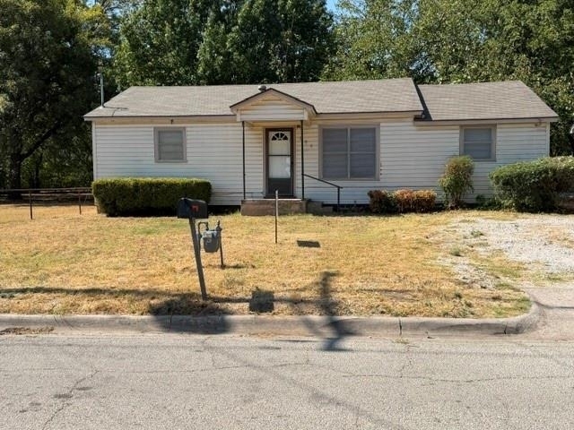 206 E Nelson Street - Photo 1