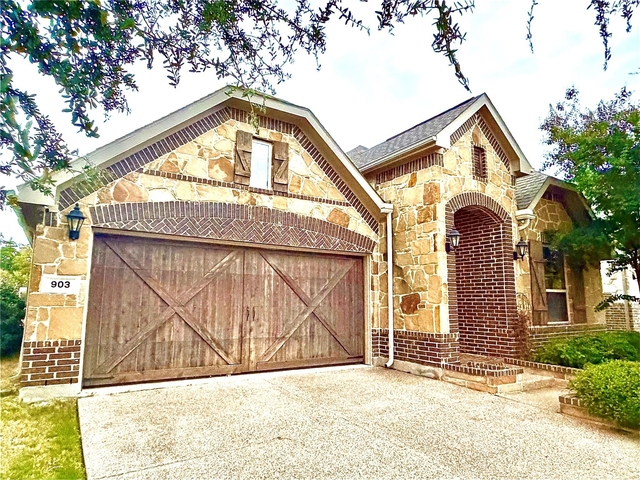903 Dove Trail - Photo 1