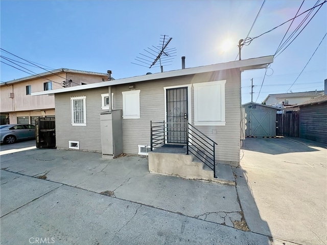 926 Newport Avenue - Photo 1