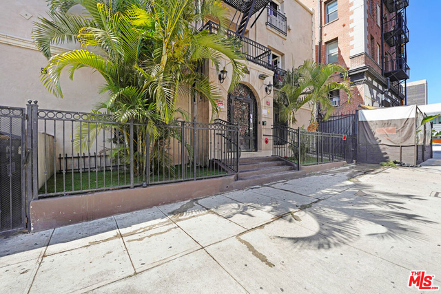 807 S Fedora Street - Photo 1