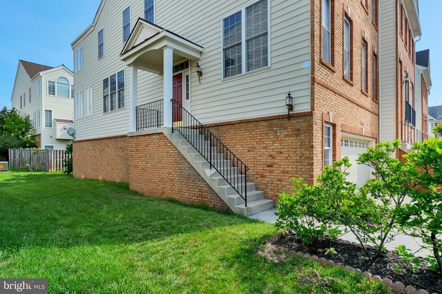 42704 Sandman Terrace - Photo 1