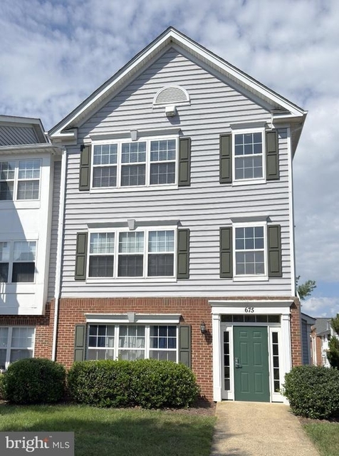 675 Constellation Square Se - Photo 1