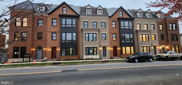 113 N West Street - Photo 1