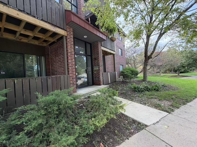 1320 Brook Street - Photo 1