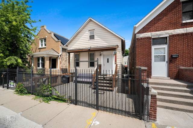 2237 S Oakley Avenue - Photo 1