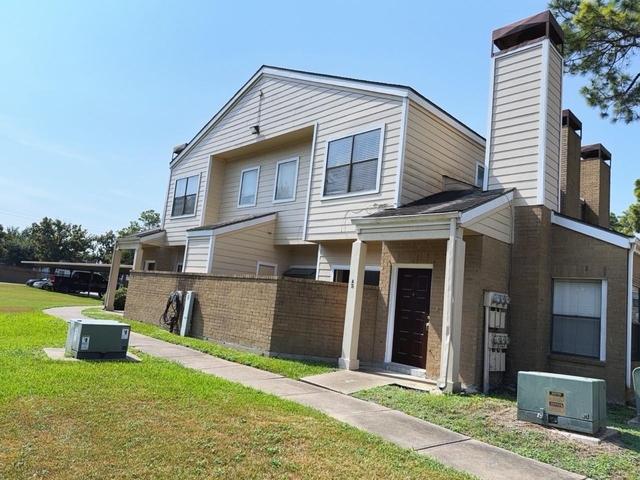 7900 Bissonnet Street - Photo 1