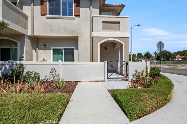 2043 Lincoln Avenue - Photo 1
