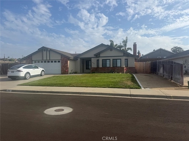 696 Tilia Street - Photo 1