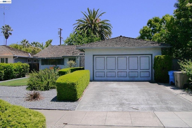 1420 Primrose Way - Photo 1