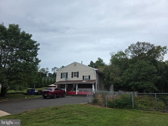 99 Grant Avenue - Photo 1