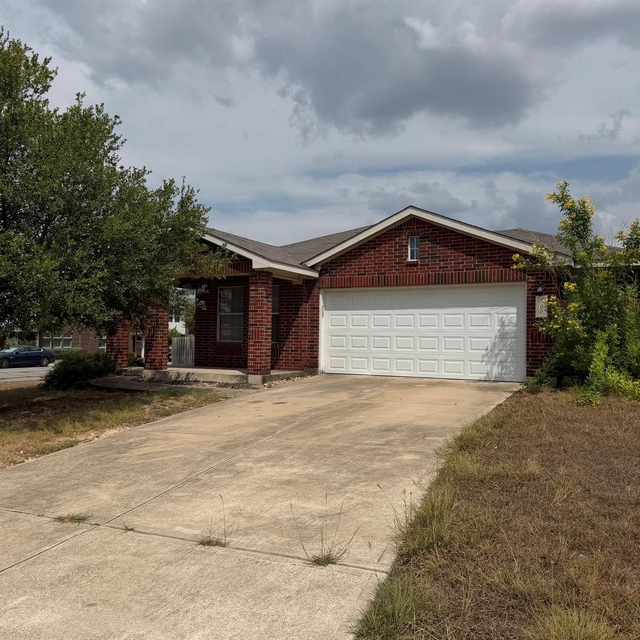 100 Carol Ave - Photo 1