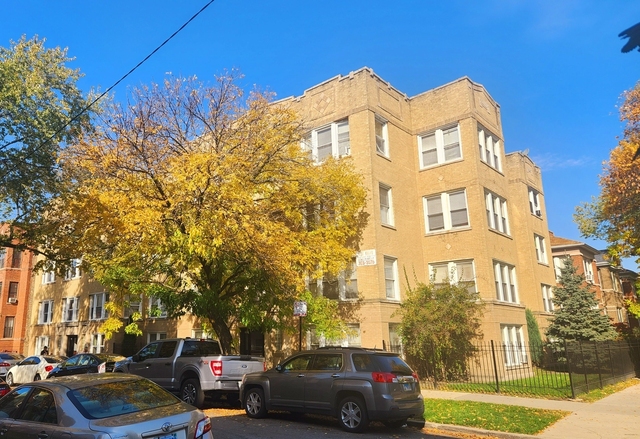 3042 W Leland Avenue - Photo 1