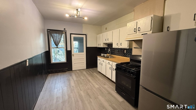242 Madison Avenue - Photo 1