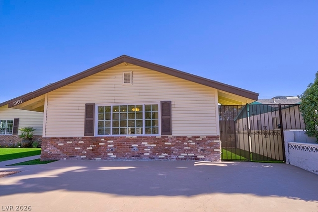1905 S 16th Street - Photo 1