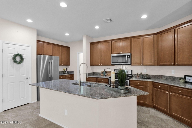3624 E Sexton Street - Photo 1