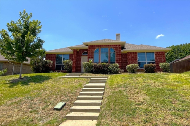 1534 Steamboat Trail - Photo 1