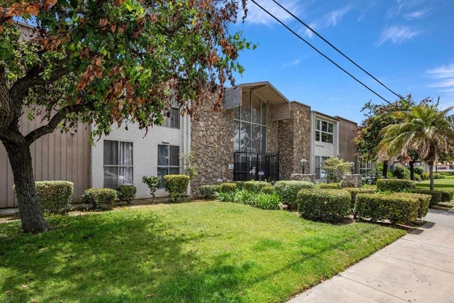 285 Moss Street - Photo 1