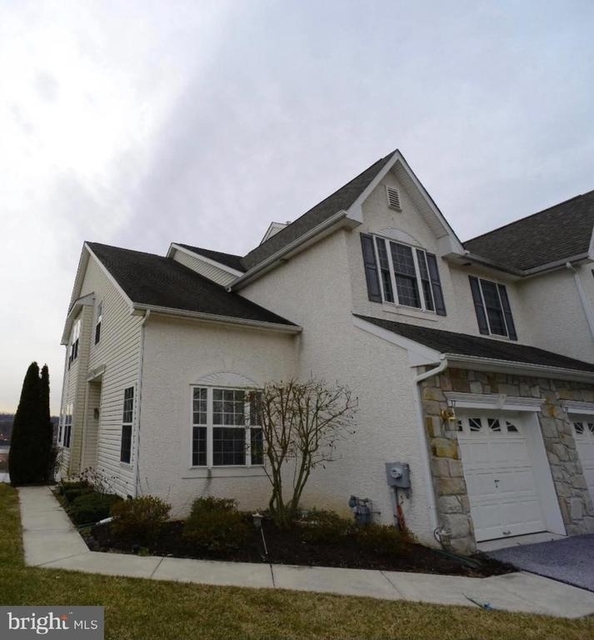 37 Lincoln Drive - Photo 1