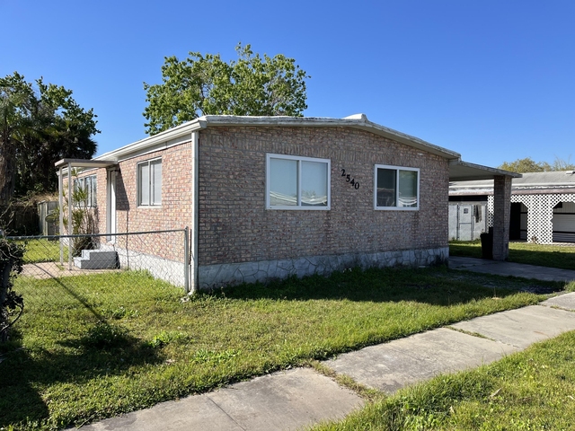 2540 Haverhill Road Ne - Photo 1