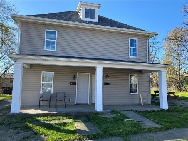 62 Whiteman Ave - Photo 1
