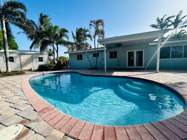 328 Se 6th Avenue - Photo 1