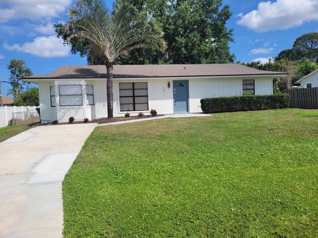 2911 Sw Lucerne Street - Photo 1