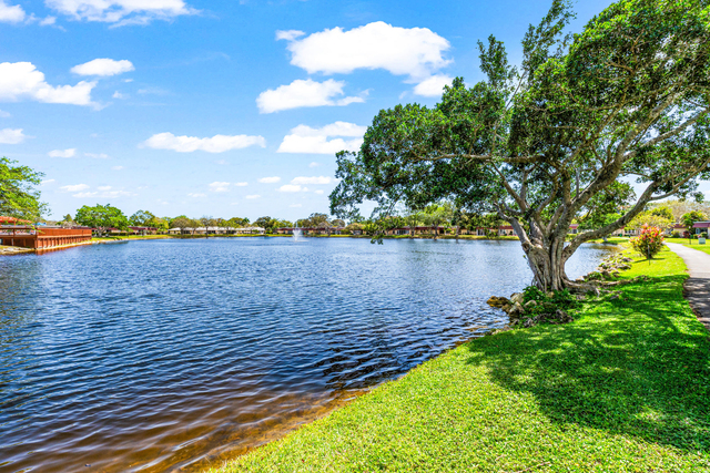 630 Marlboro Oval - Photo 1