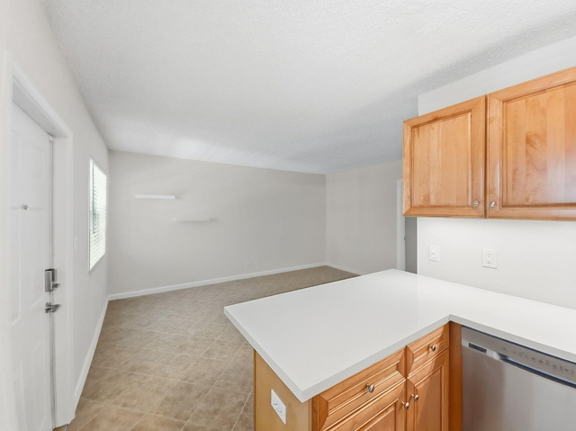 2660 Ne 8th Avenue - Photo 1