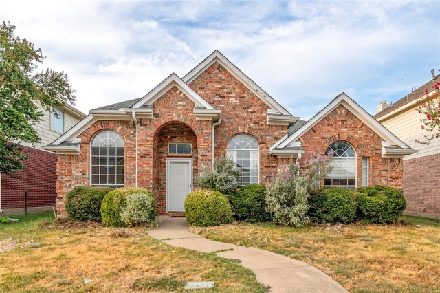 5012 Geranium Court - Photo 1