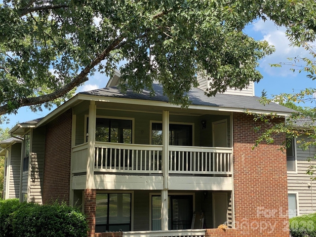 7962 Greenside Court - Photo 1