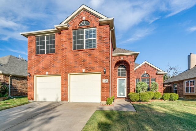 1429 Wellesley Drive - Photo 1