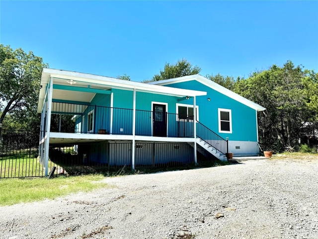 2618 Creekview Drive - Photo 1