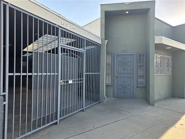 5442 Pomona - Photo 1