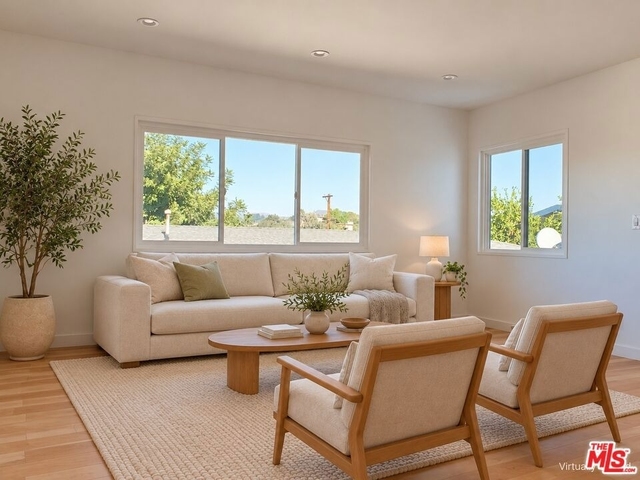 1491 Scott Ave - Photo 1