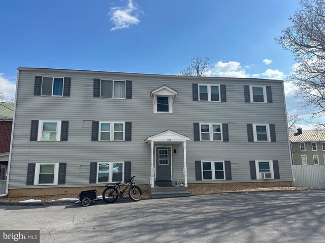 806 S Braddock Street - Photo 1