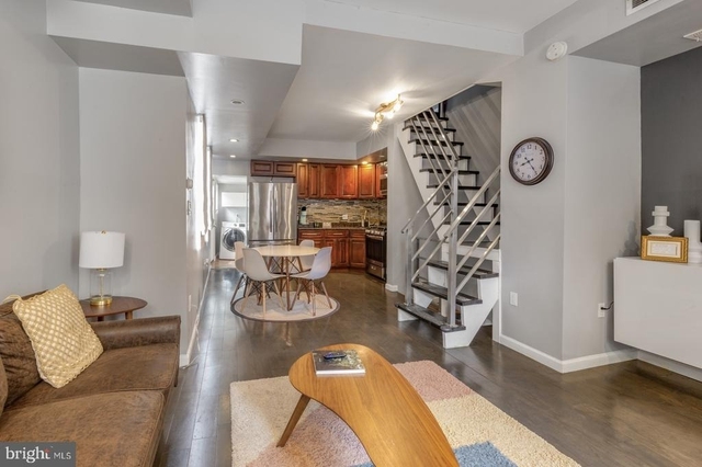 1104 E Dunton Street - Photo 1