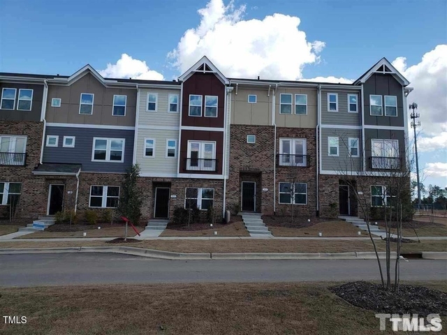 319 King Closer Drive - Photo 1