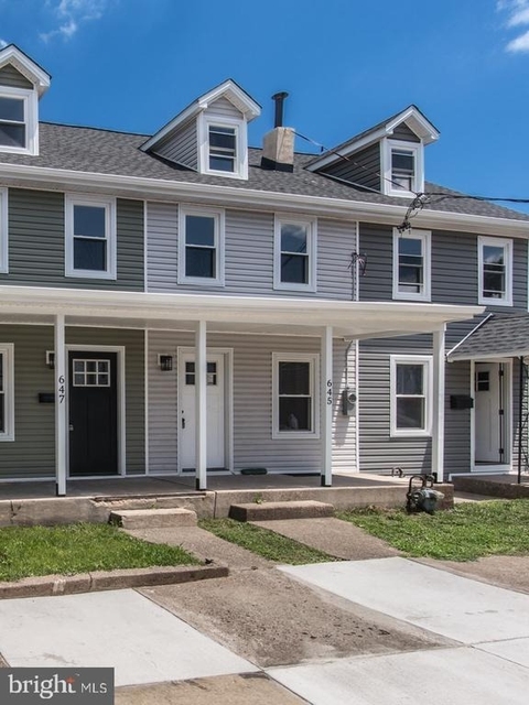 645 Spruce Street - Photo 1