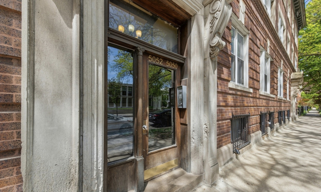 5050 S Blackstone Avenue - Photo 1