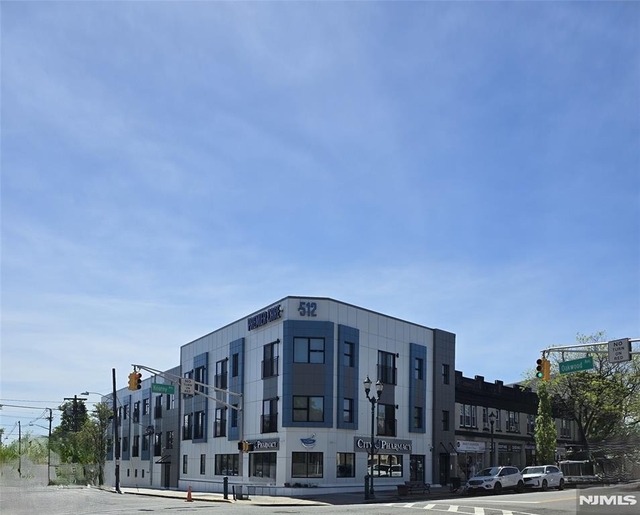 512 Kearny - Photo 1
