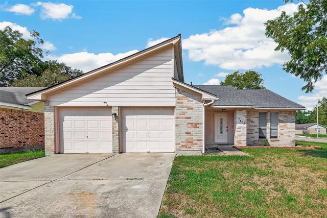 7402 Londres Drive - Photo 1