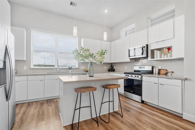 1284 N Post Oak Road - Photo 1