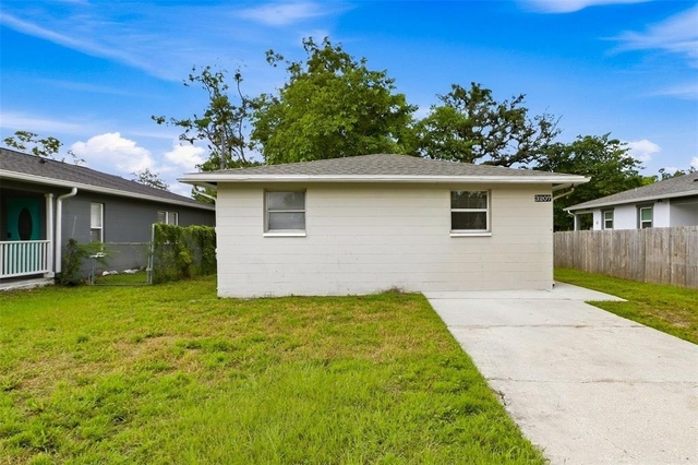 3207 E North Bay Street - Photo 1