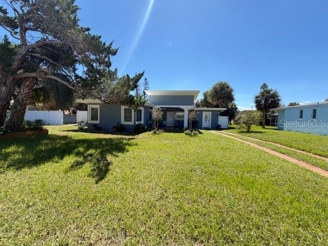 346 Pelican Avenue - Photo 1