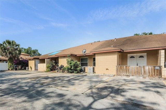 1067 Sophie Boulevard - Photo 1