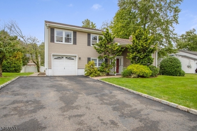 23 Briar Hills Cir - Photo 1