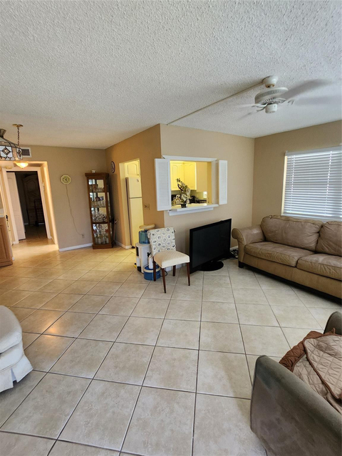 104 Westbury E - Photo 1