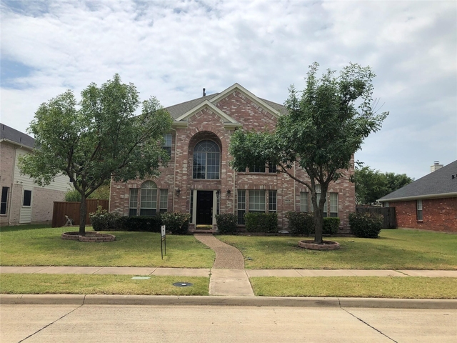 9505 Sean Drive - Photo 1