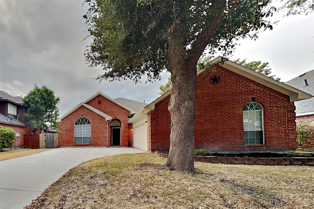 1705 Bershire Court - Photo 1