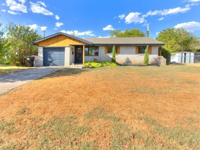 907 Sw 3rd Street - Photo 1